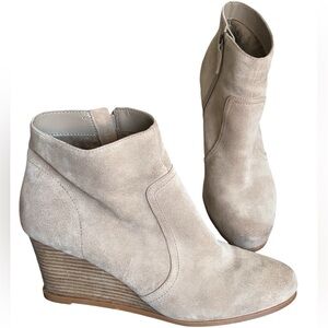 BP Boots Womens‎ 11 M Block Wedge Ankle Bootie RN58665 Taupe Suede Leather Heels